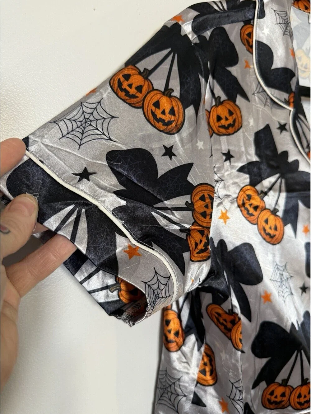 Halloween Gray Satin Pajama Set Women Large Pumpkin Cherry Bow Coquette EUC Pjs